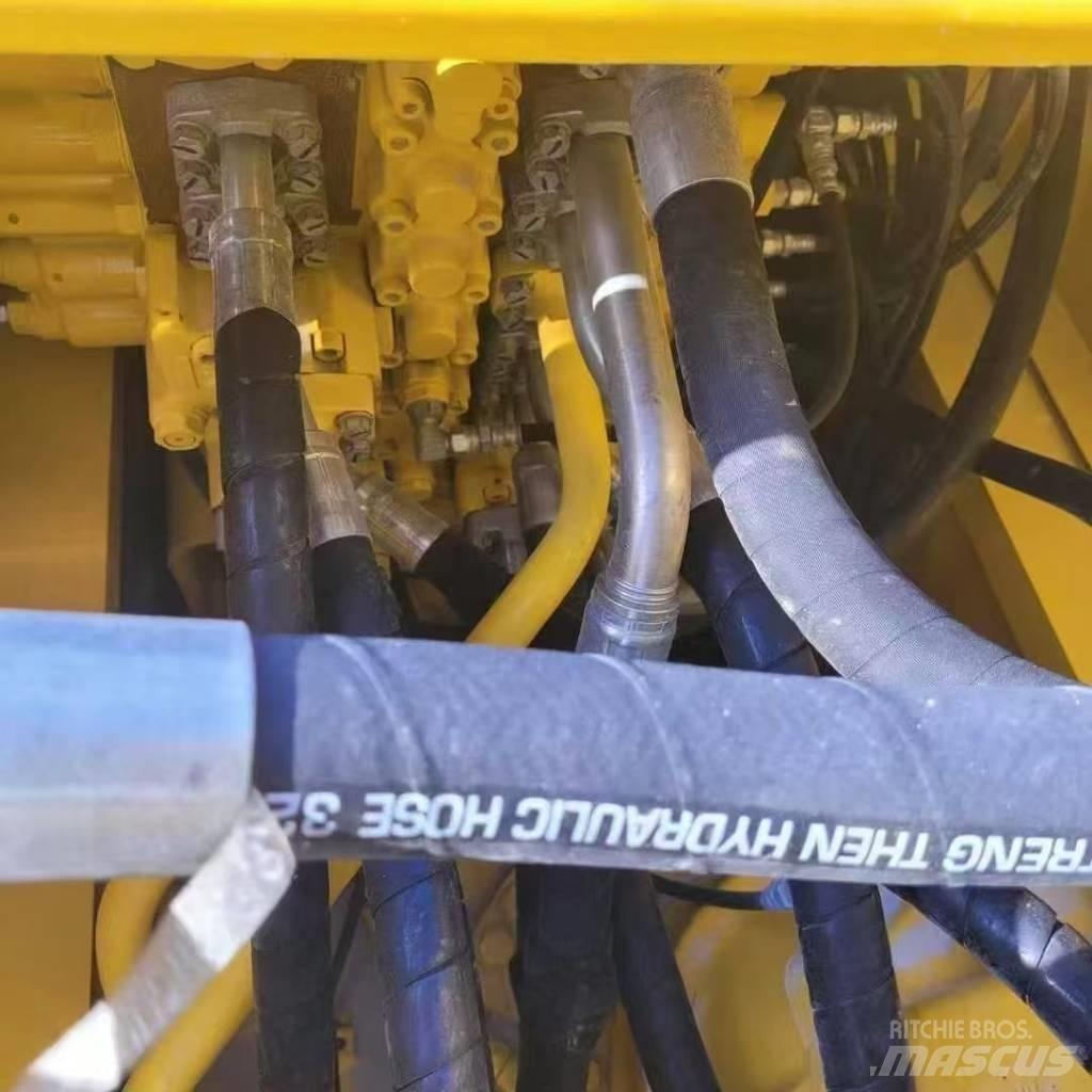 Komatsu 240LC-8 履帶式 挖土機/掘鑿機/挖掘機