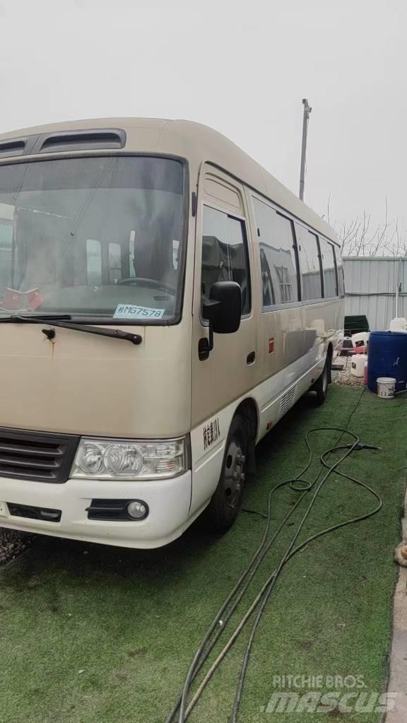 Toyota Coaster 公路客運汽車