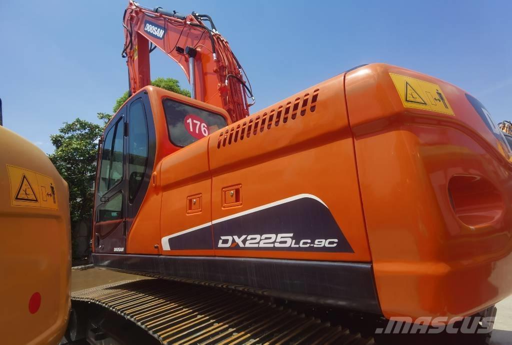 Doosan DX 225 LC 履帶式 挖土機/掘鑿機/挖掘機
