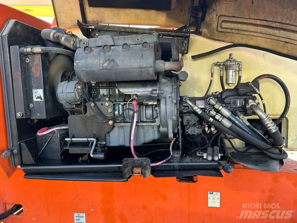 JLG 800 AJ 曲臂高空作業車