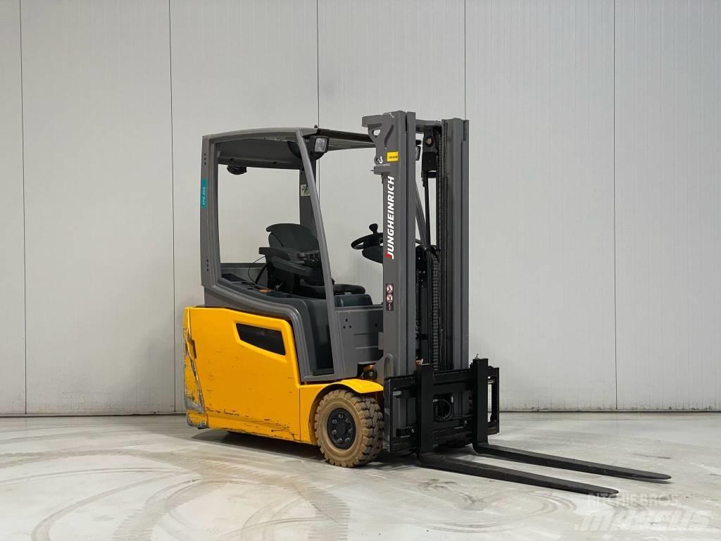 Jungheinrich EFG216 電動堆高機