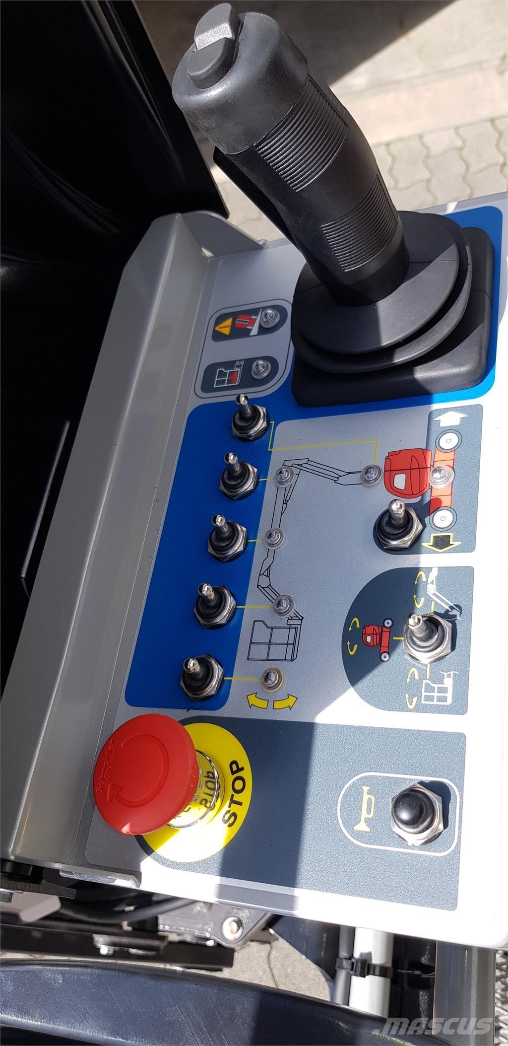 Manitou 120AETJ-C 曲臂高空作業車