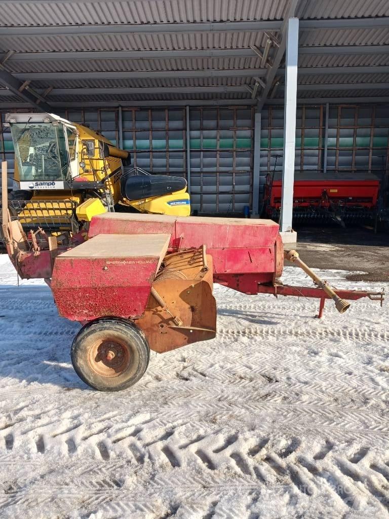 New Holland 265 方形打捆機