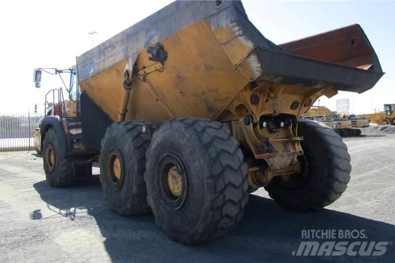 Bell B40E 鉸接式起吊車
