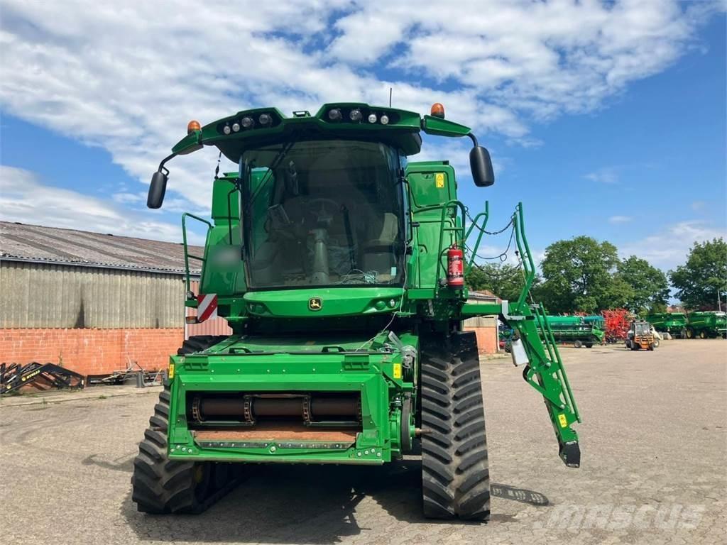 John Deere T670 聯合收穫機