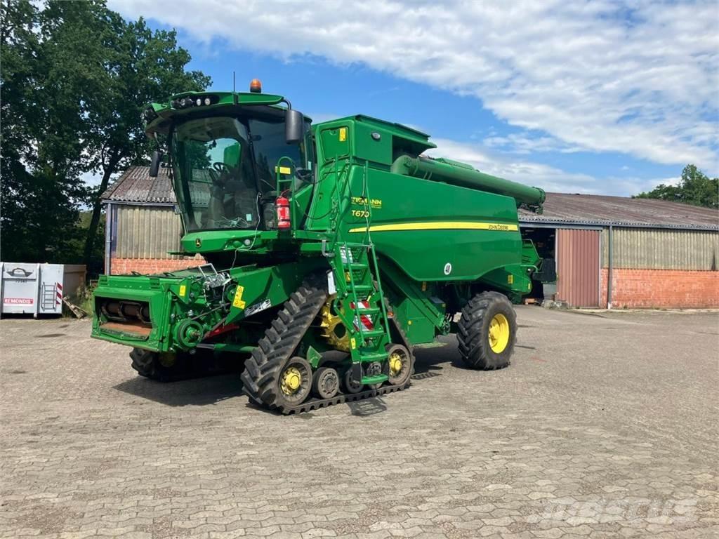 John Deere T670 聯合收穫機