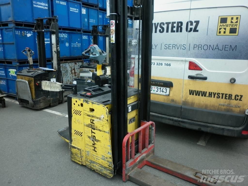Hyster S1.5S 自走式堆積機
