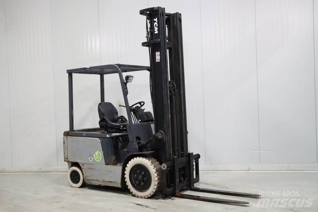 TCM FB30-7 電動堆高機
