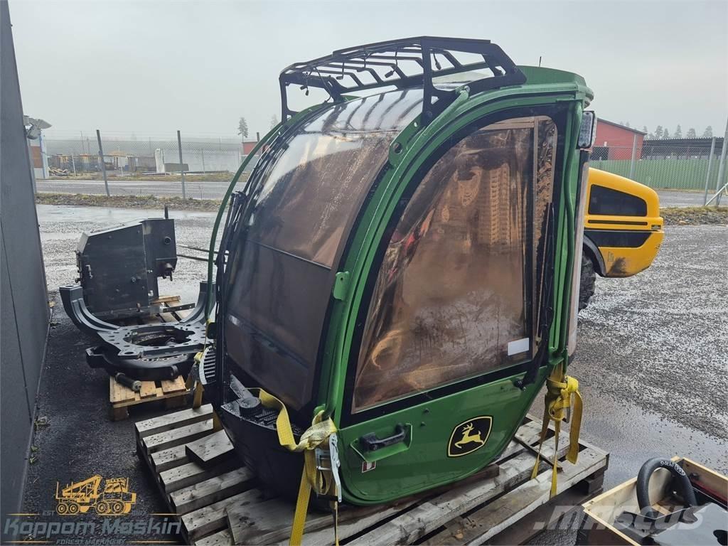 John Deere 1270G 駕駛室與內部