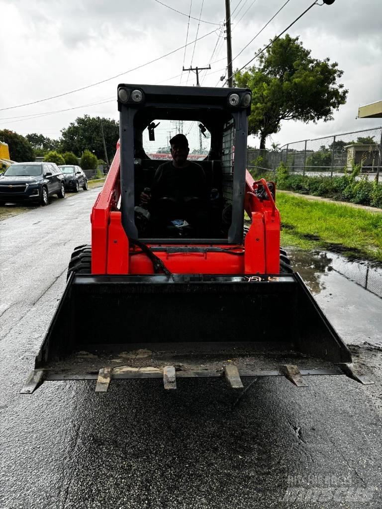 Kubota SSV 75 滑移轉向裝載機
