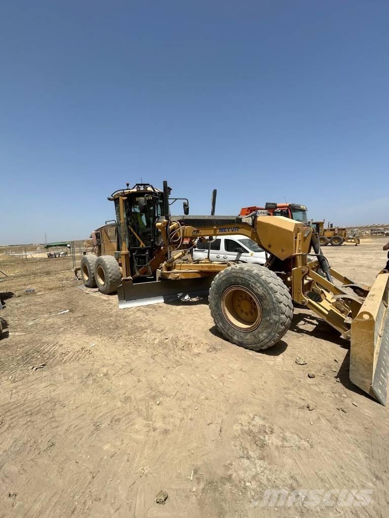 CAT 160 M 平土機