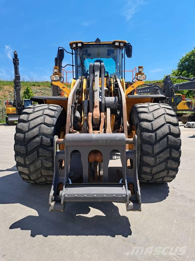 Volvo L 220 H 輪胎式裝載機