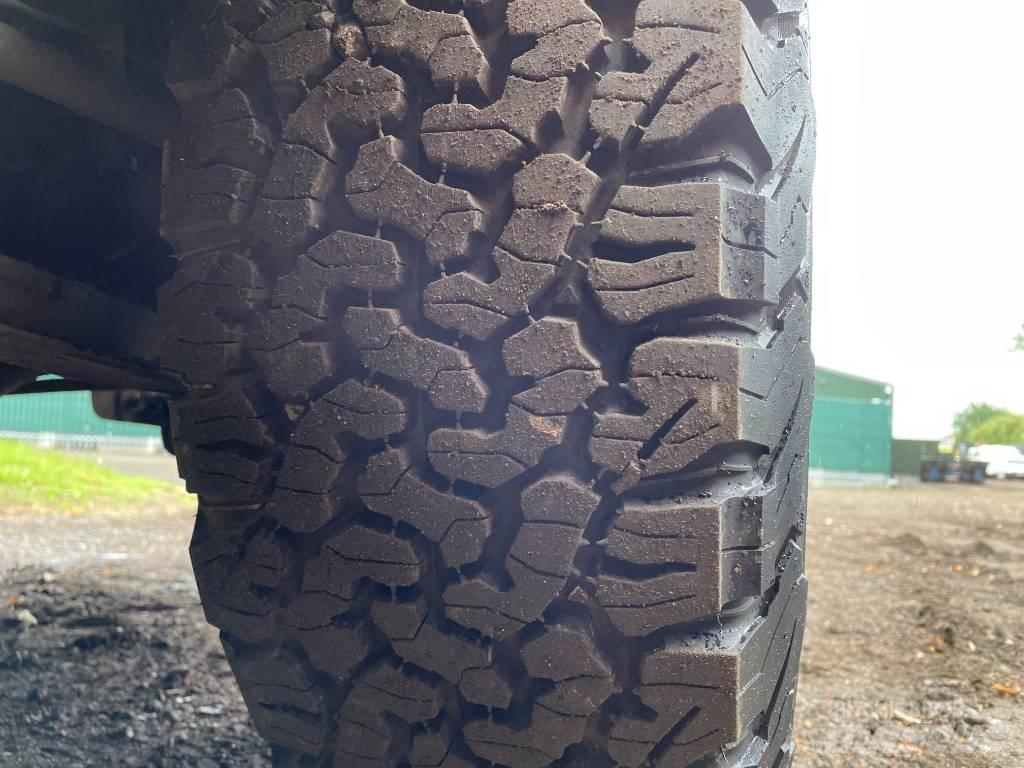 Nissan Navara 皮卡.傳統半斗卡車/側卸板