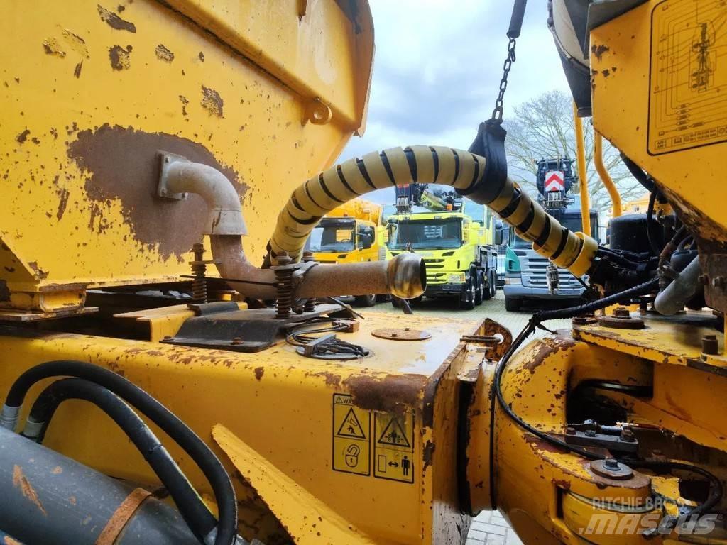 Volvo A35D 6x6 鉸接式起吊車