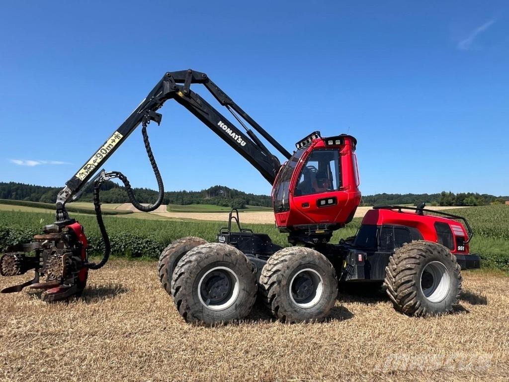 Komatsu 951 收穫機