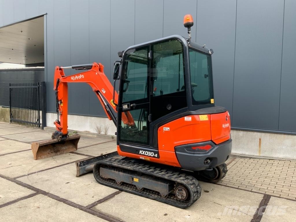Kubota KX 030-4 小型挖土機/掘鑿機<7t(小型挖掘機)