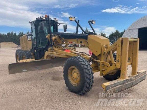 CAT 140 M 2 平土機