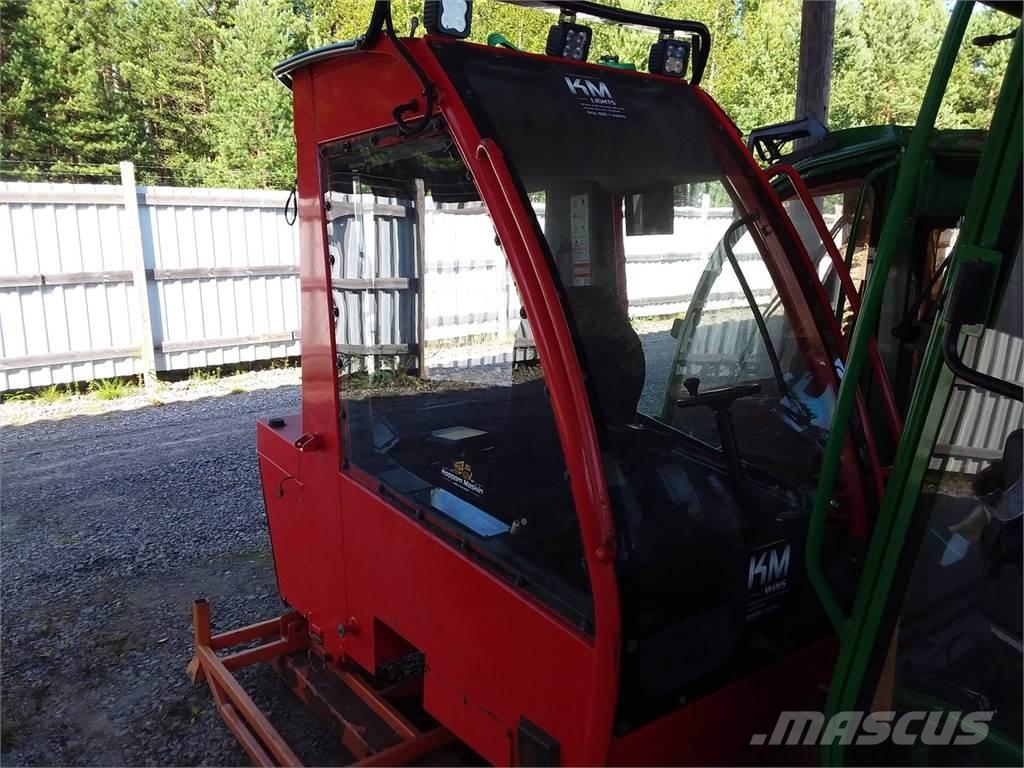 Komatsu 951 駕駛室與內部