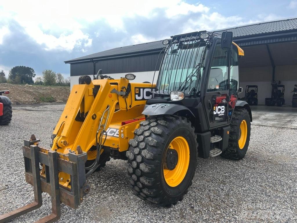 JCB 536-60 Agri Plus 伸縮臂操作車