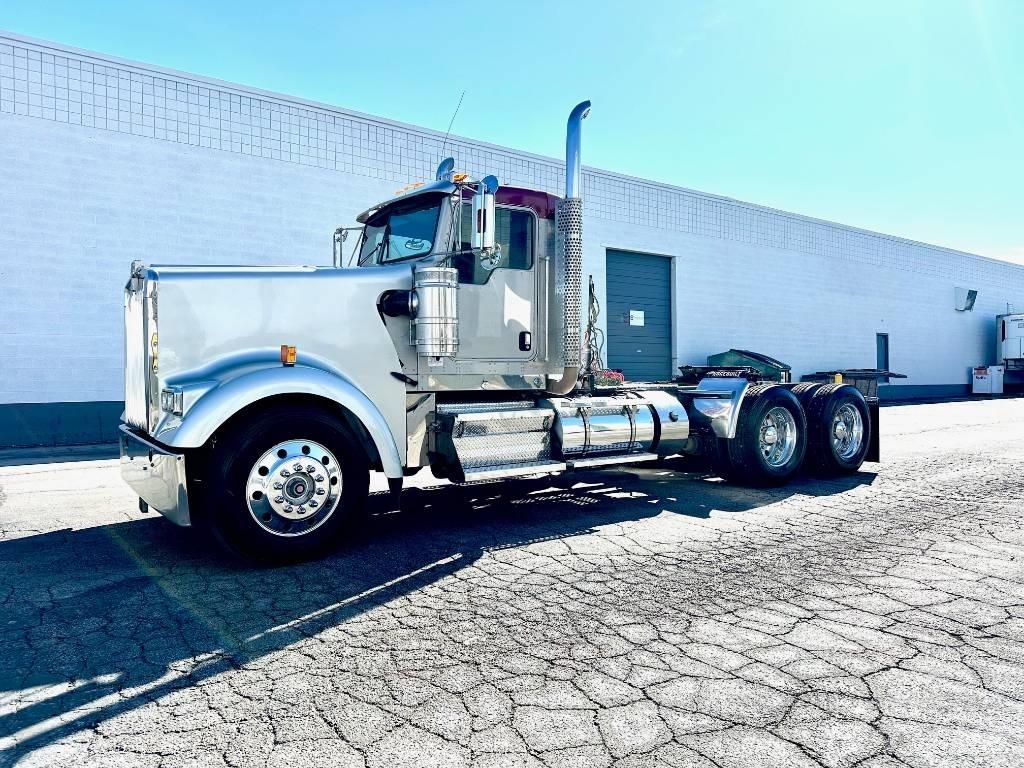 Kenworth W 900 L 曳引機組件