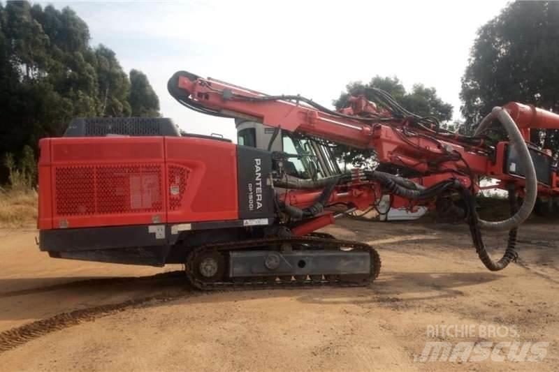 Sandvik DP1500i 鑽孔機