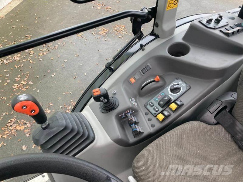 CLAAS NEXOS 240 M 曳引機
