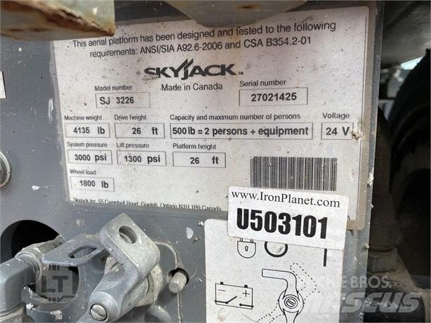 SkyJack SJ III 3226 剪式升降機