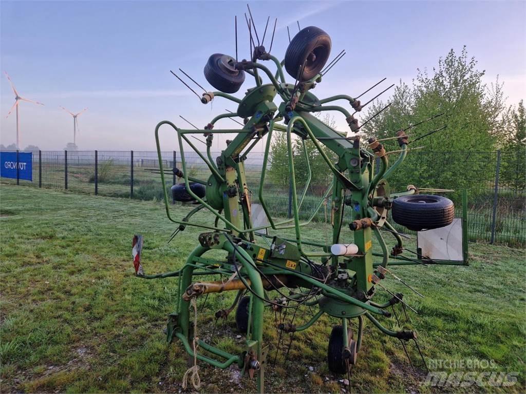 Krone KW 6.70/6 耙與翻草機