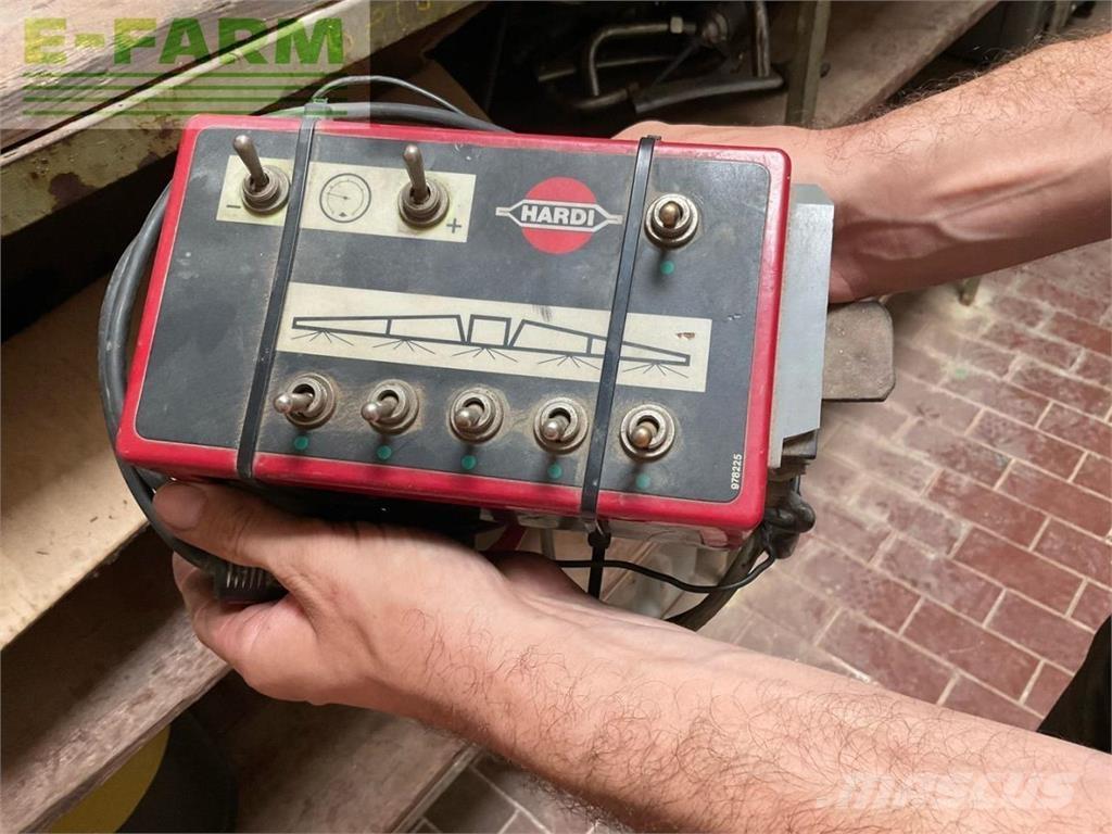 Hardi Commander 牽引式噴霧機