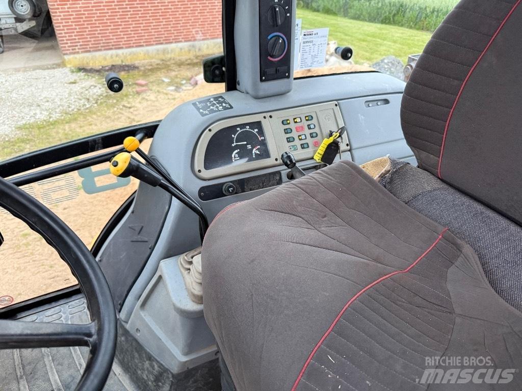 Fermec 860 反鏟裝載機