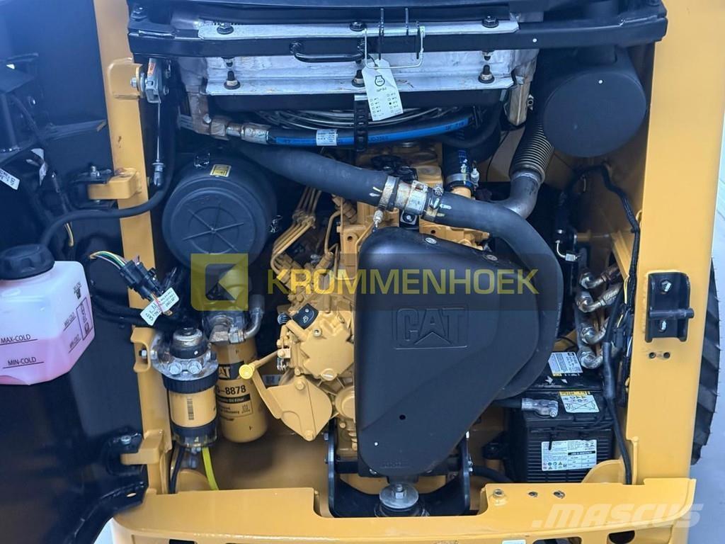 CAT 216 B3 滑移轉向裝載機