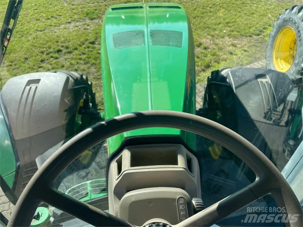 John Deere 8335R 曳引機