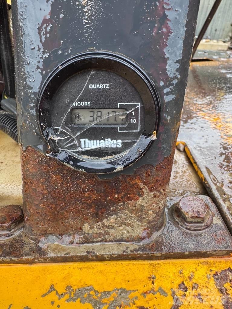 Thwaites 3 tonne 側卸礦車