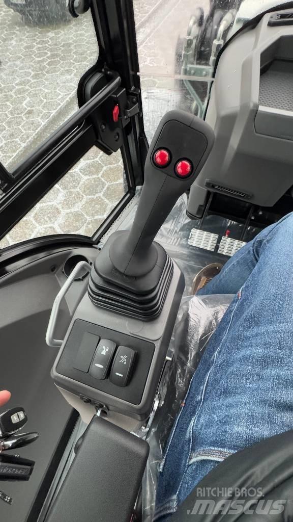 Hidromek 102B 反鏟裝載機