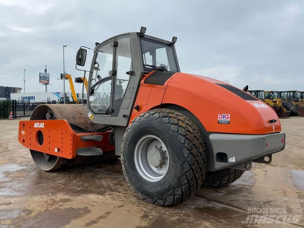 Atlas AW1120 單輪滾壓機