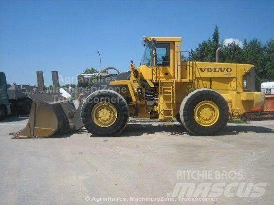 Volvo L 330 輪胎式裝載機