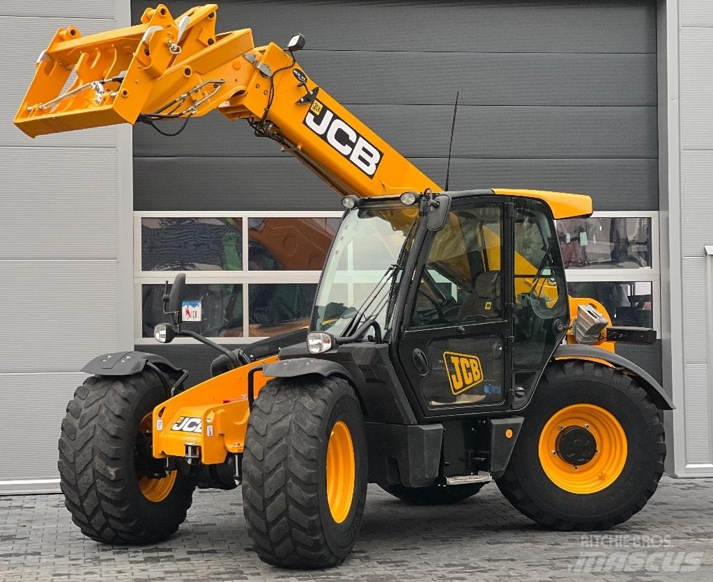 JCB 541-70 Agri Plus 伸縮臂操作車