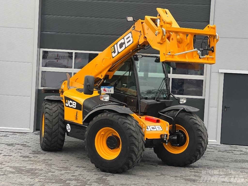 JCB 541-70 Agri Plus 伸縮臂操作車