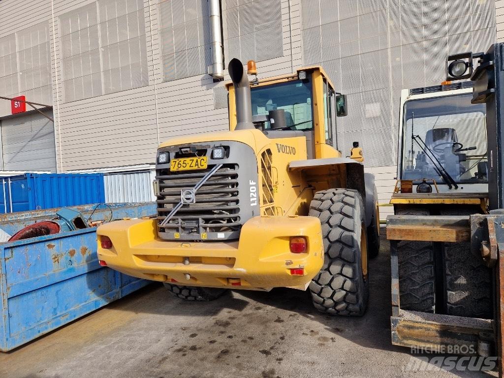 Volvo L 120 F 輪胎式裝載機