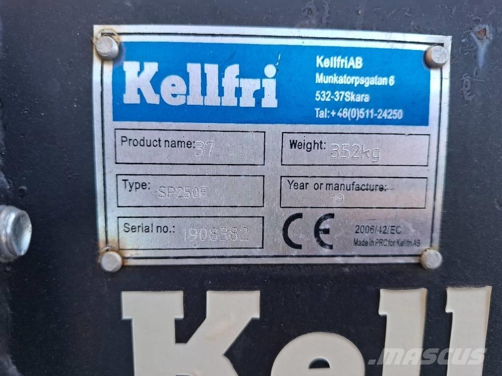 Kellfri SP250E 刮雪板和犁