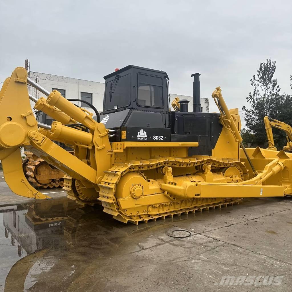 Shantui SD32 履帶推土機