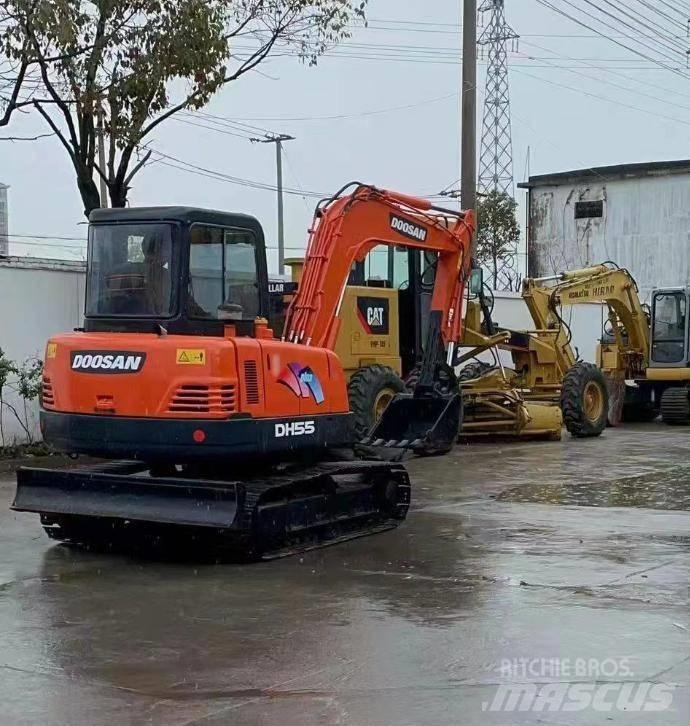 Doosan DH 55 小型挖土機/掘鑿機<7t(小型挖掘機)