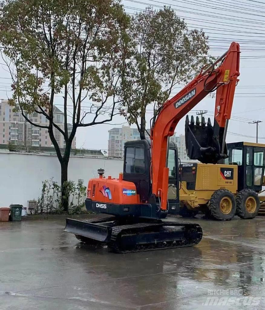 Doosan DH 55 小型挖土機/掘鑿機<7t(小型挖掘機)