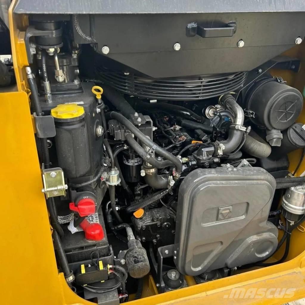 XCMG XC7-TV12 滑移轉向裝載機