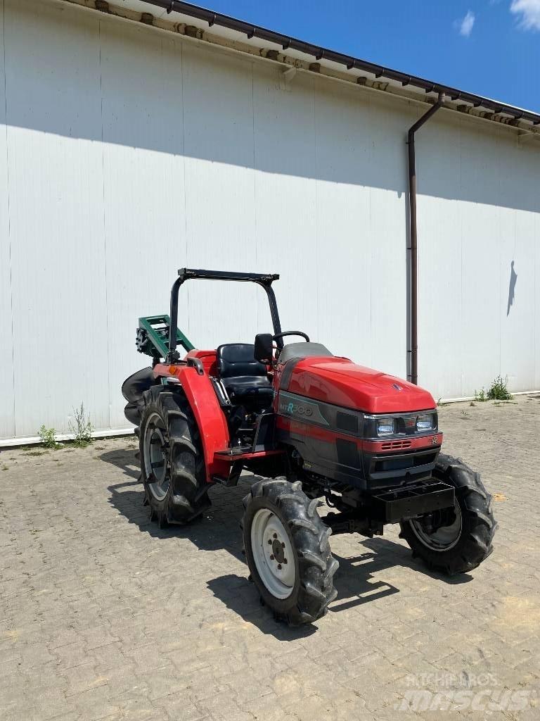 Mitsubishi MTR300 小型曳引機