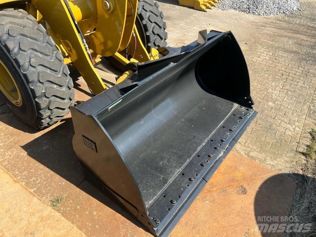 CAT 926M 輪胎式裝載機