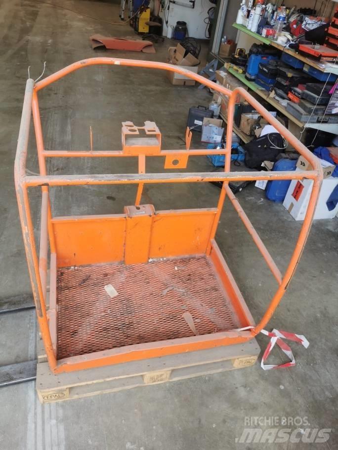 JLG Toucan 10 E 吊桿和鏟斗