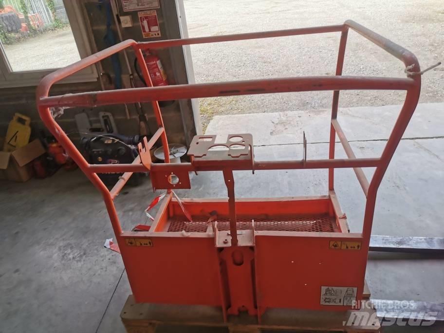 JLG Toucan 10 E 吊桿和鏟斗