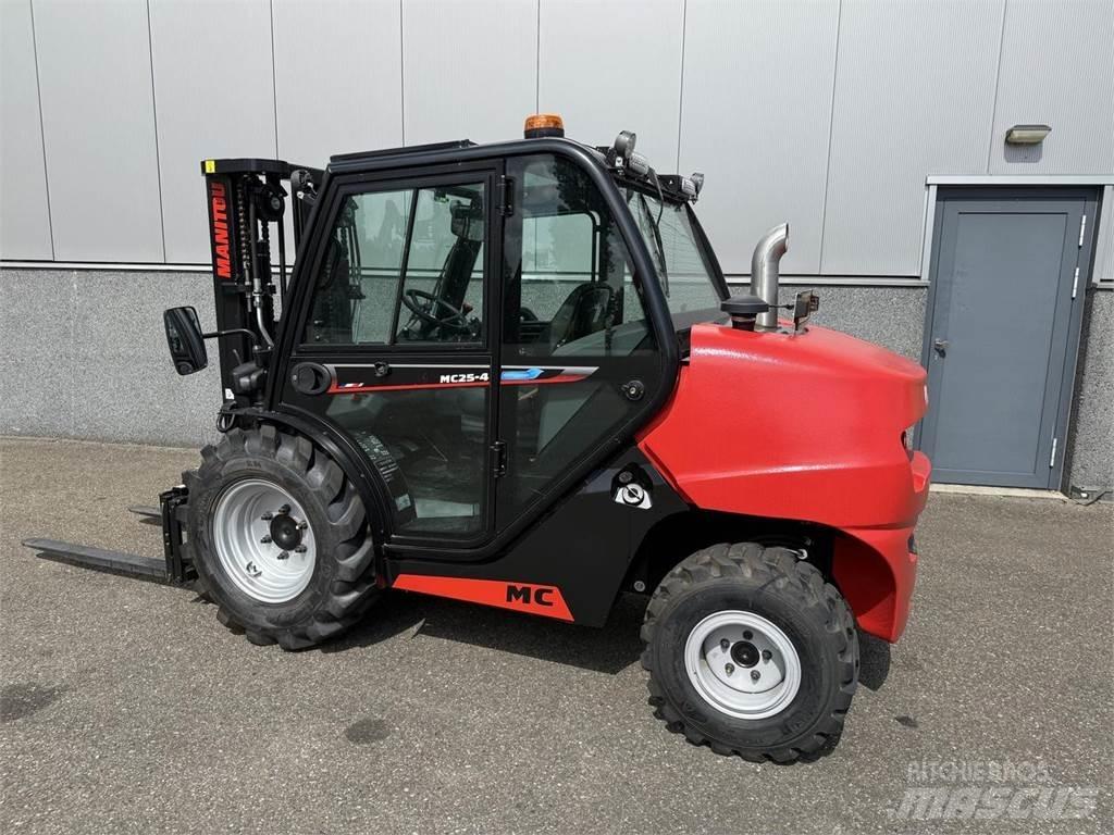 Manitou MC25-4 越野車
