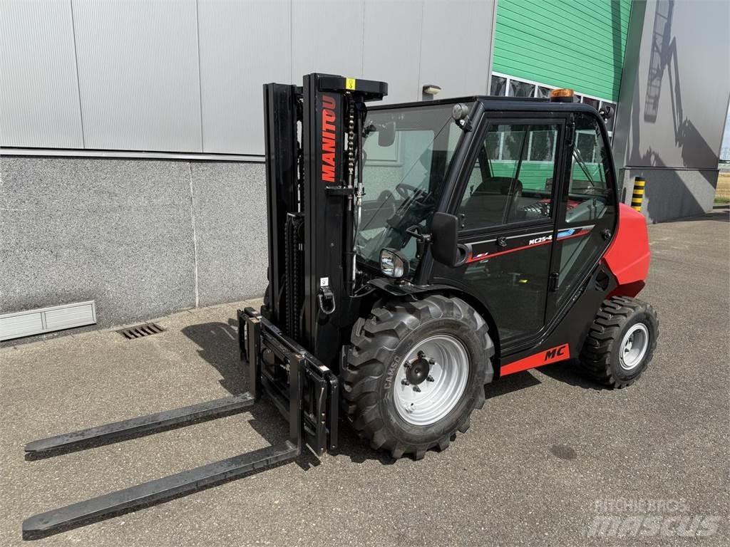 Manitou MC25-4 越野車